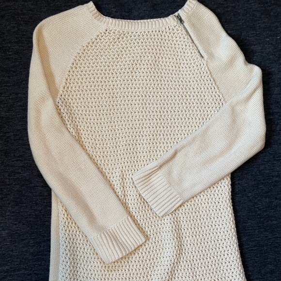 Pretty Loft Cream Sweater - Picture 1 of 2